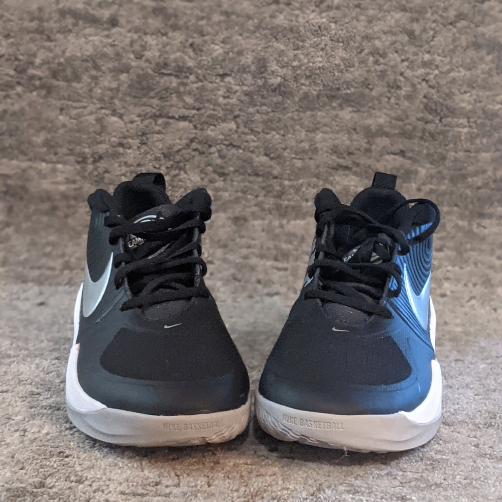 Nike Team Hustle shoes